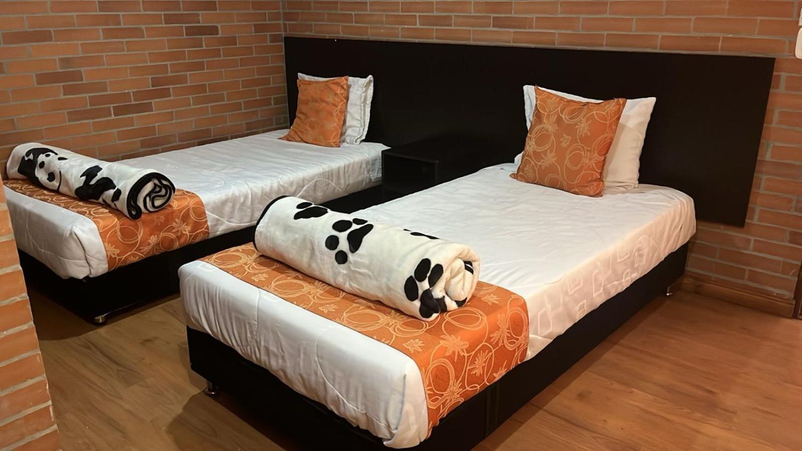 Hotel Bogota Astral Bagian luar foto