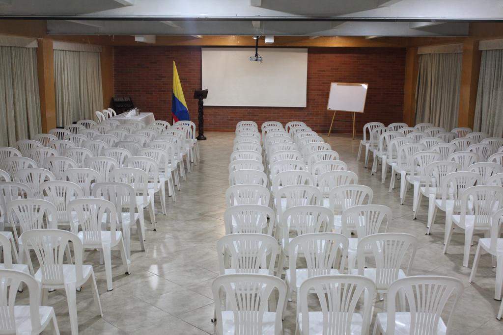 Hotel Bogota Astral Bagian luar foto